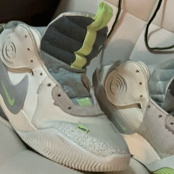 Nike “deldon” lightly used take the stage wit ‘em frfr N they size 91/2M - Picture 2 of 12